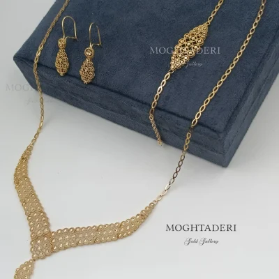 سرویس طلا زرد مدل ترمه با طراحی توری کلاسیک و سبک وزنی